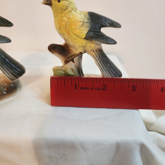 Pair Vintage Japan Gold Finch Bird Figurines Hand Painted Ceramic - Picture 4 of 8